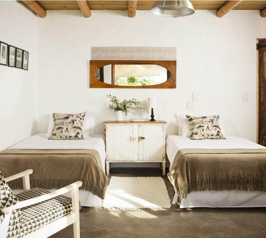 Stone Cottage Self-Catering Apartments Plettenbergbaai Kamer foto