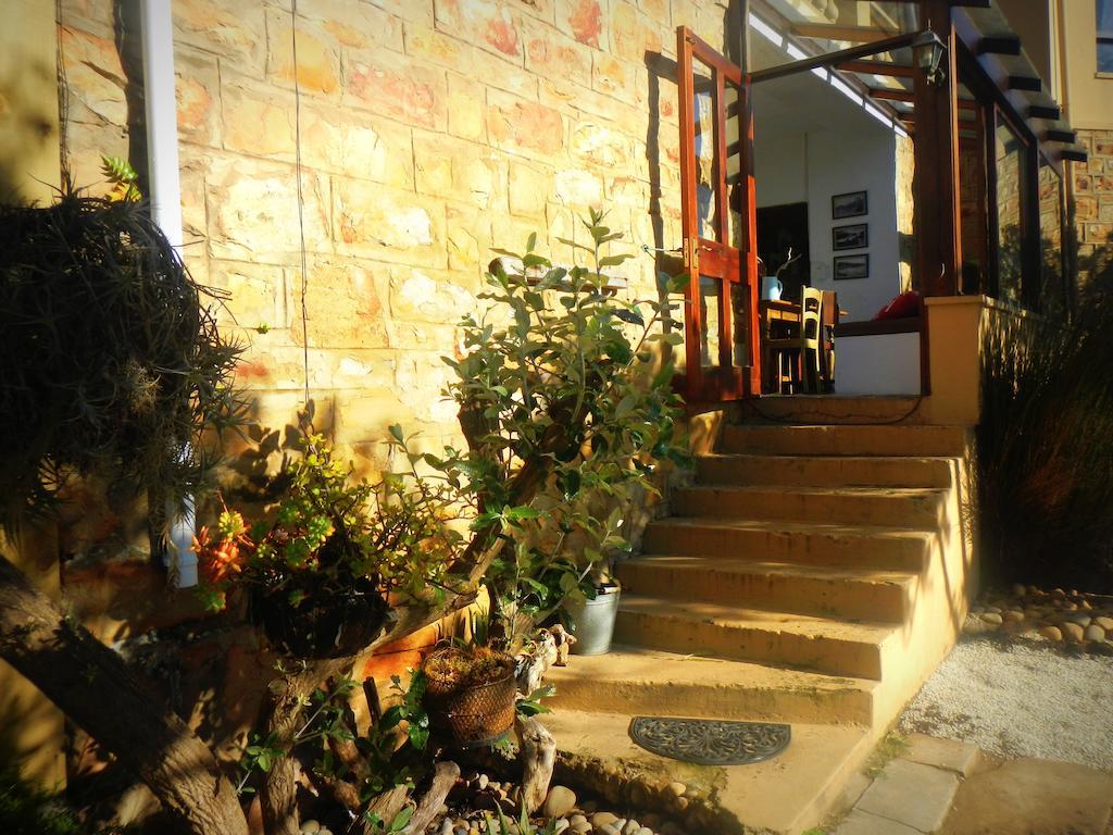 Stone Cottage Self-Catering Apartments Plettenbergbaai Kamer foto